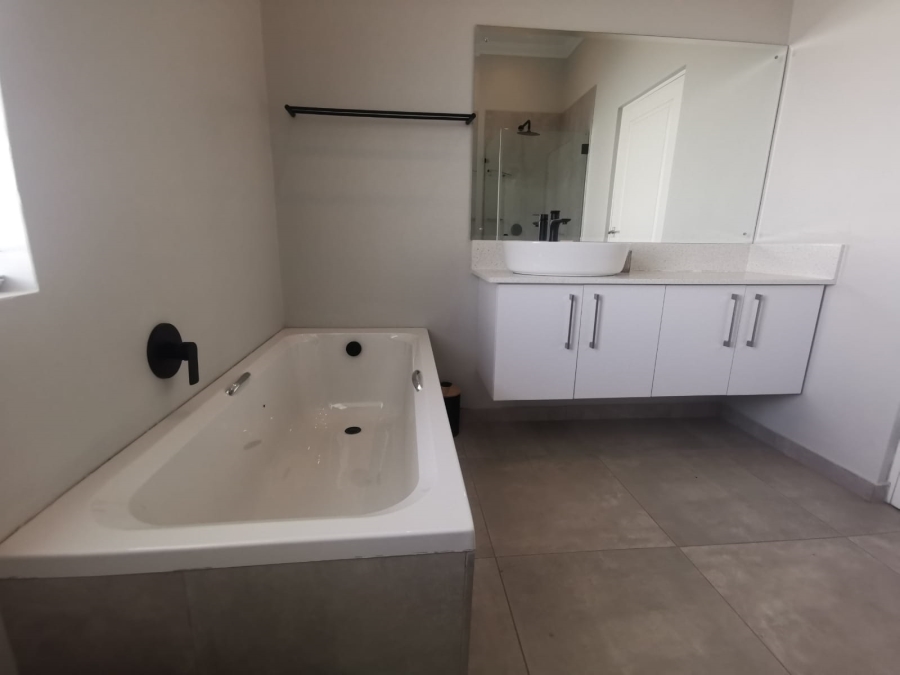 To Let 3 Bedroom Property for Rent in St Francis Bay Village Eastern Cape